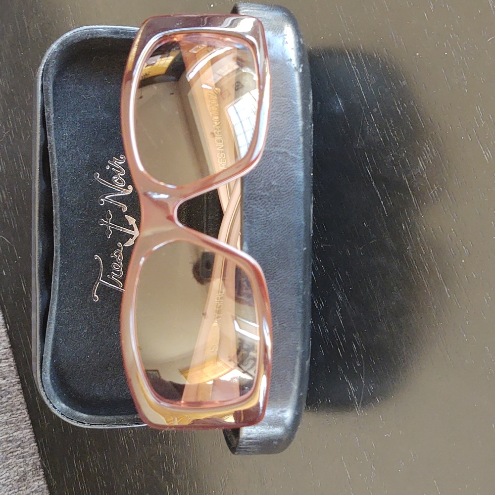 Tres Noir sunglasses *rare*